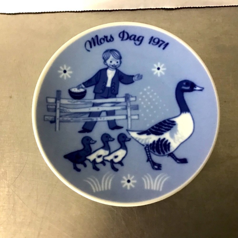 1971 Mother's Day Display Plate from Norway